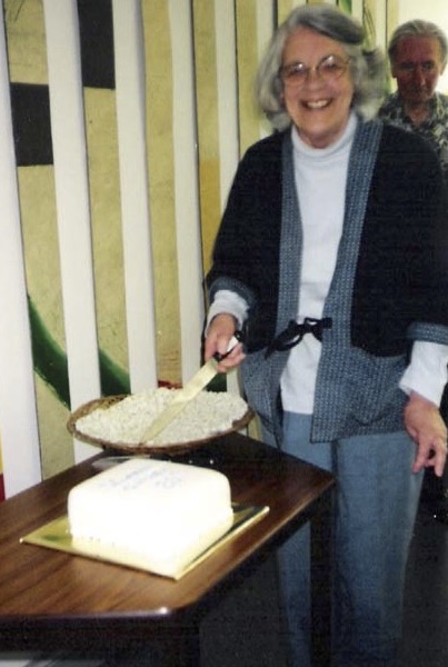 Betty Maloney cuts the Society's 20th Anniversary cake in 2000, made by Barbara Brady